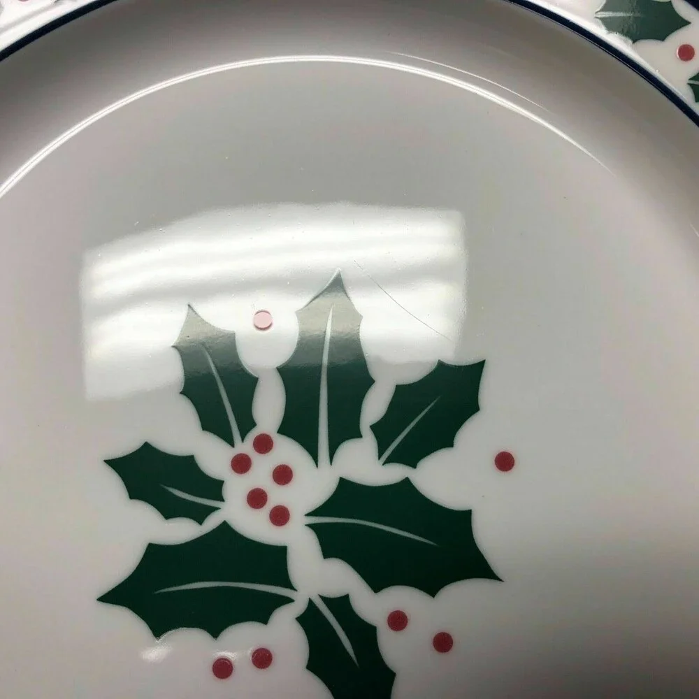Dansk Bistro Plate White Green Blue Red Holly Berries‎ 8 3/4